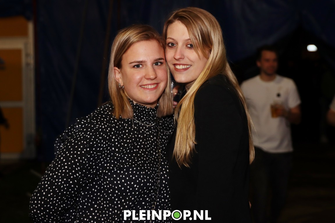 V R I J D A G     (66)